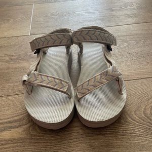 Gray Midform Teva Sandals
